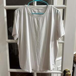 DSG White Performance T-Shirt, Short Sleeve Athleisure - Size XL